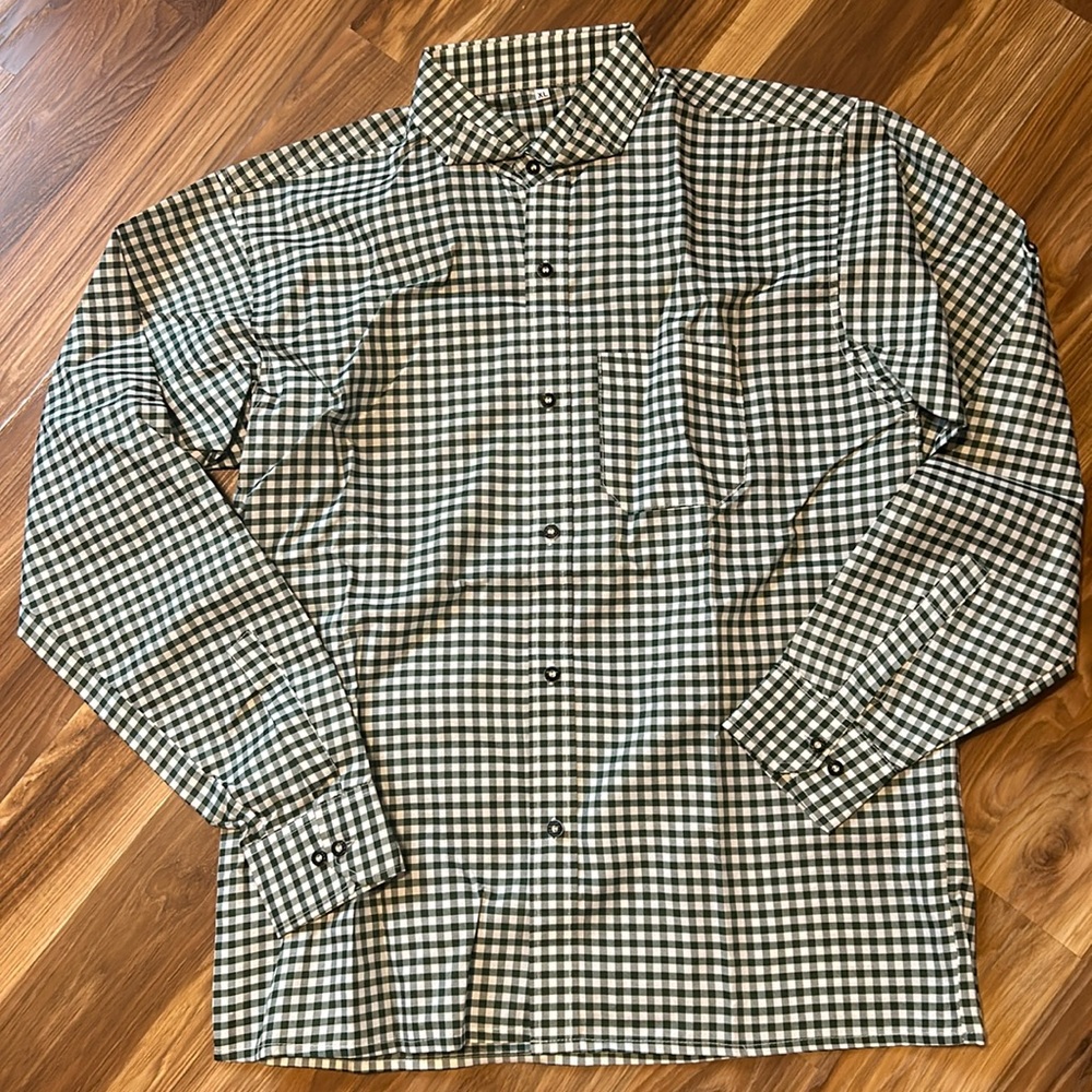 NWOT Green plaid button up shirt
